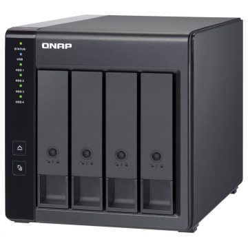   QNAP TR-004 dolazi s profesionalnim računalom i QNAP NAS (4x SATA / 1x USB 3.0 tip C)